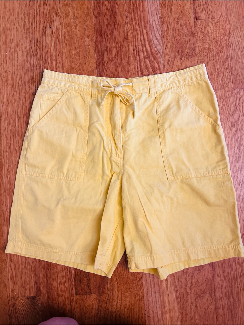 Women’s Jones New York Sport Yellow Casual Shorts - EUC - 10